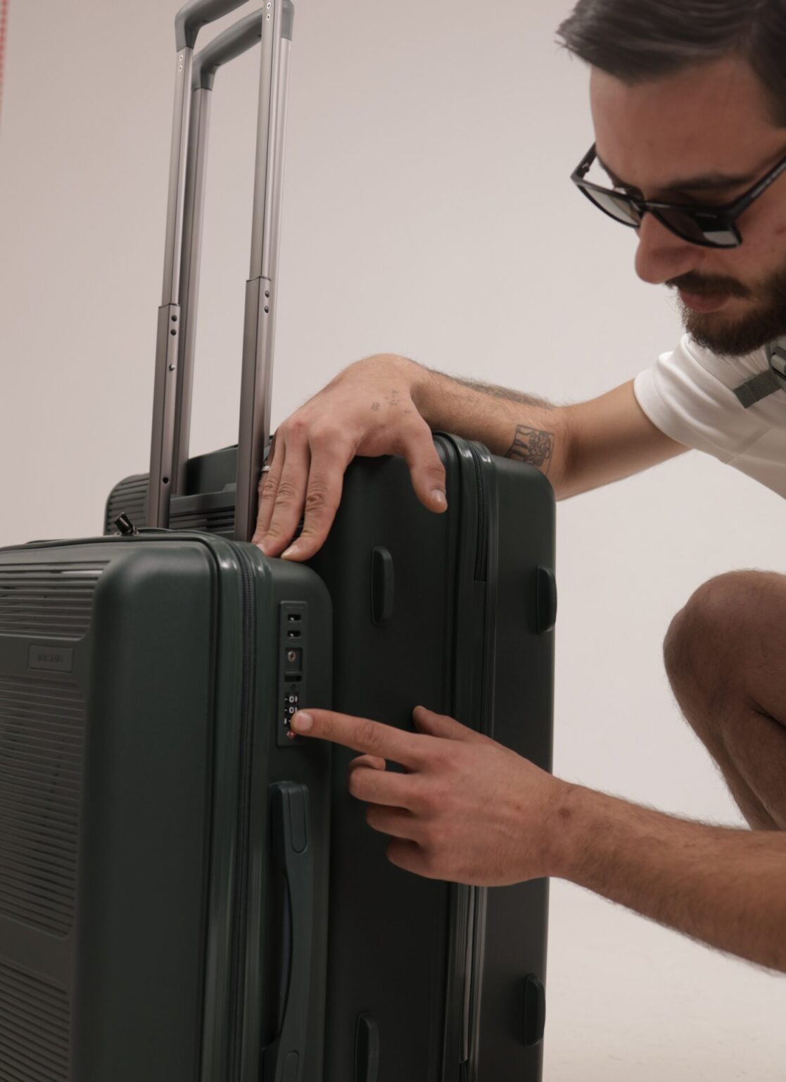 Durable Wheeled Suitcase for Travel in Yerevan size L | Ճամպրուկներ Երևանում