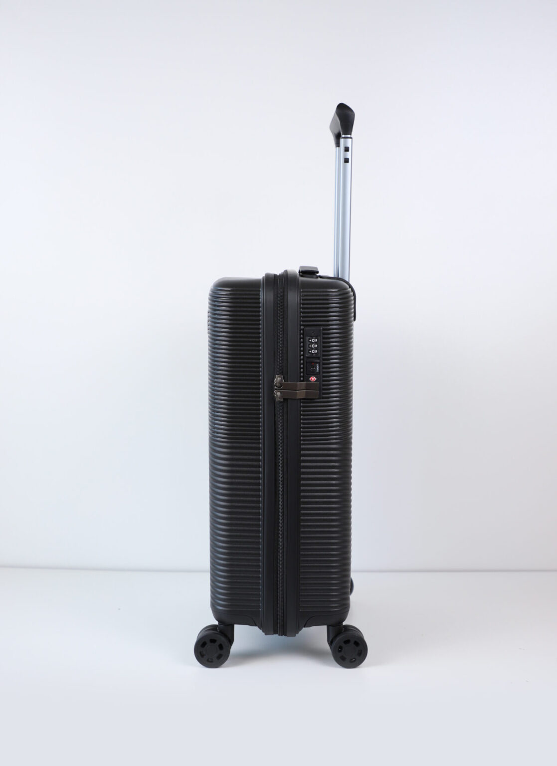 Travel Suitcase in Yerevan size L | ճամպրուկ Երևանում