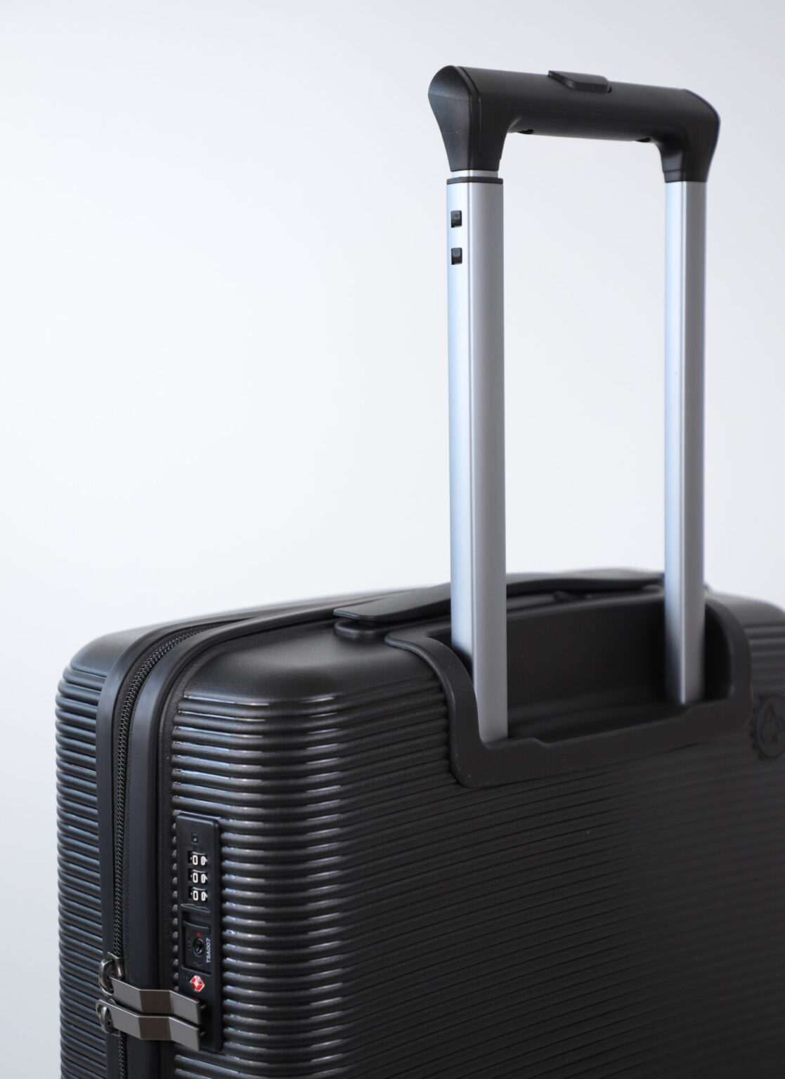 Travel Suitcase in Yerevan size L | ճամպրուկ Երևանում
