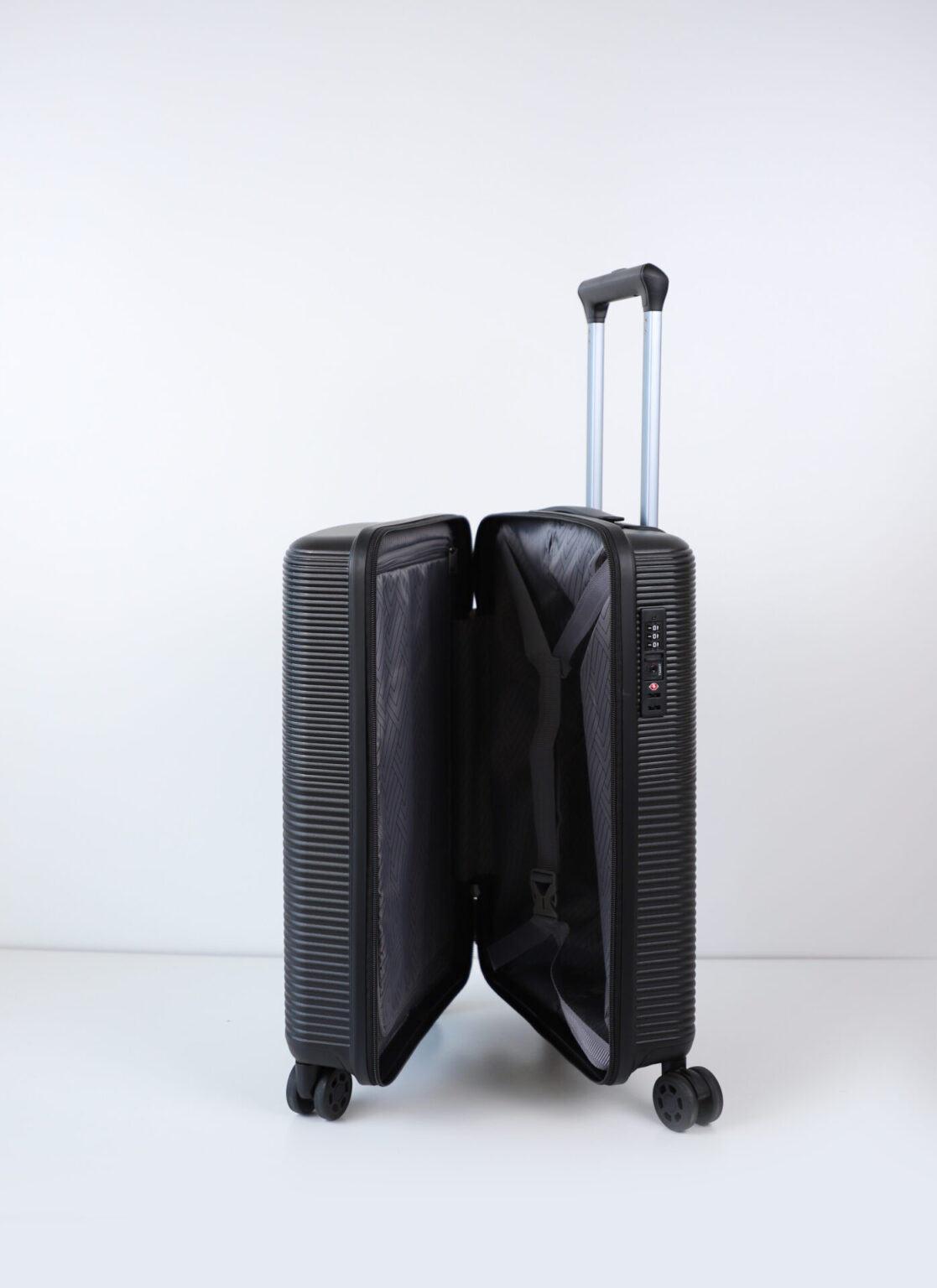 Travel Suitcase in Yerevan size L | ճամպրուկ Երևանում