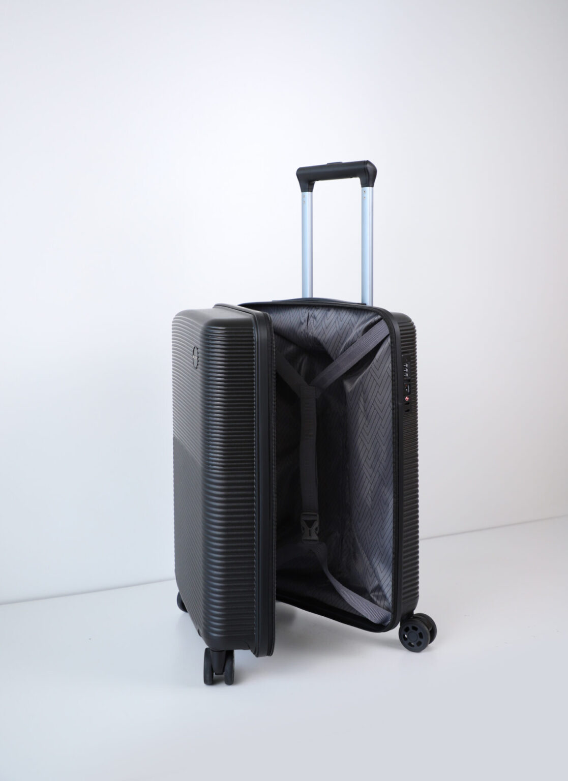 Lightweight hard-shell suitcase size M | Ճամպրուկ