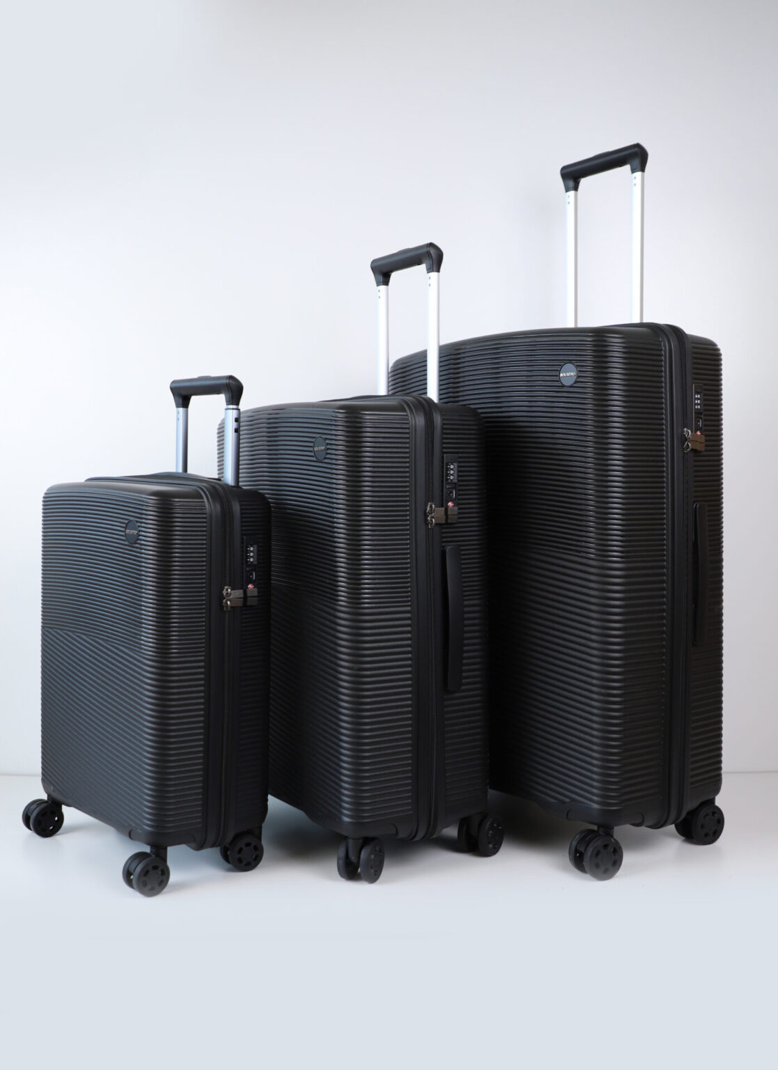 Lightweight hard-shell suitcase size M | Ճամպրուկ