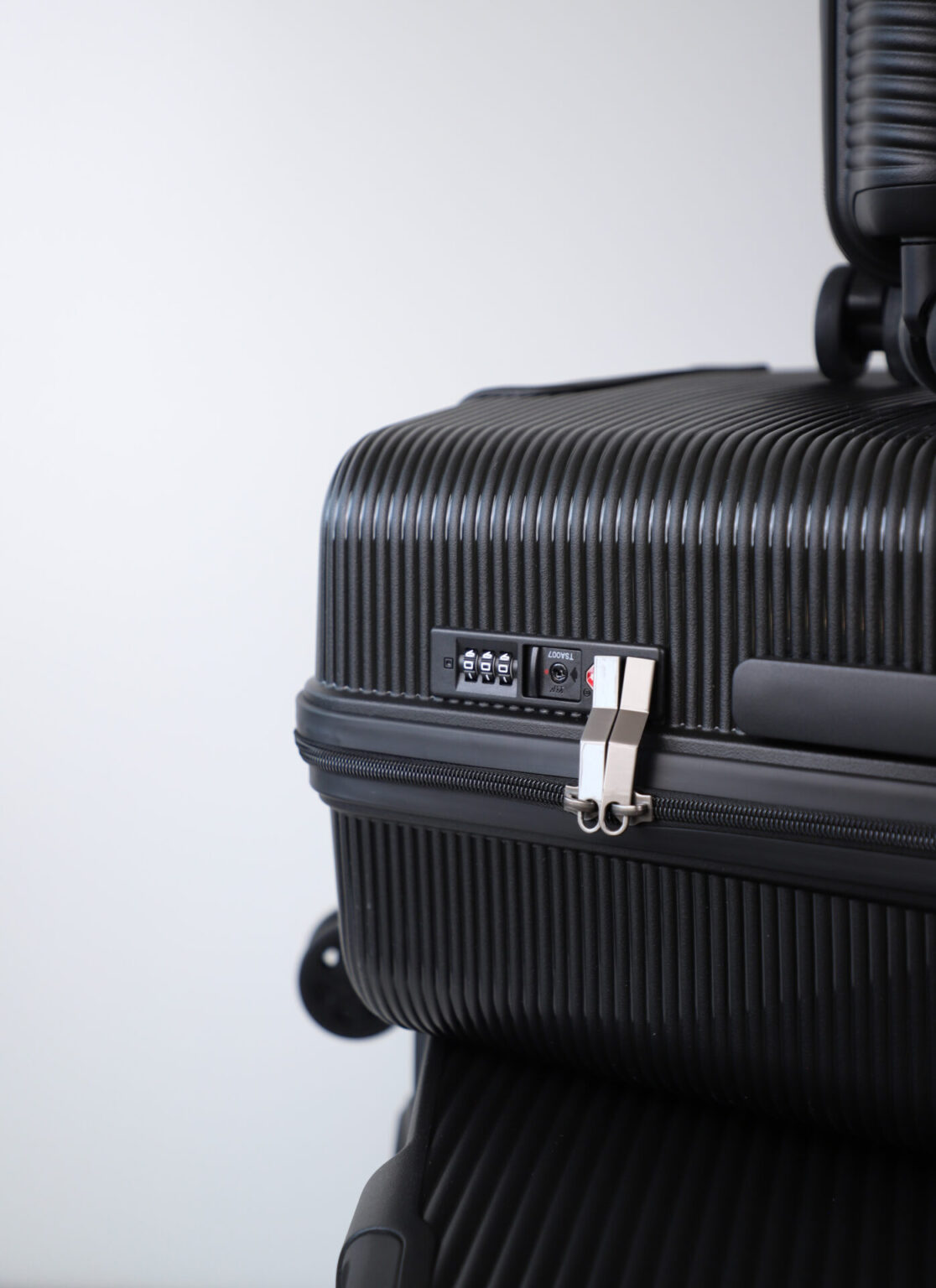Travel Suitcase in Yerevan size L | ճամպրուկ Երևանում