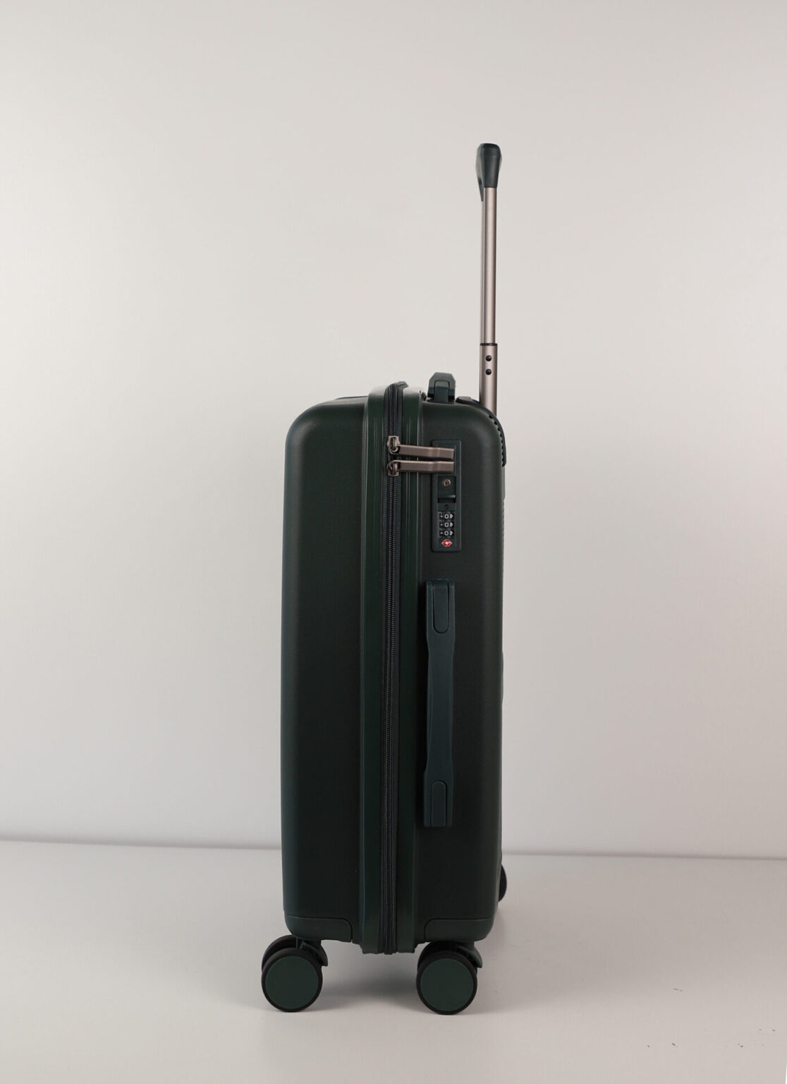 Durable Wheeled Suitcase for Travel in Yerevan size L | Ճամպրուկներ Երևանում