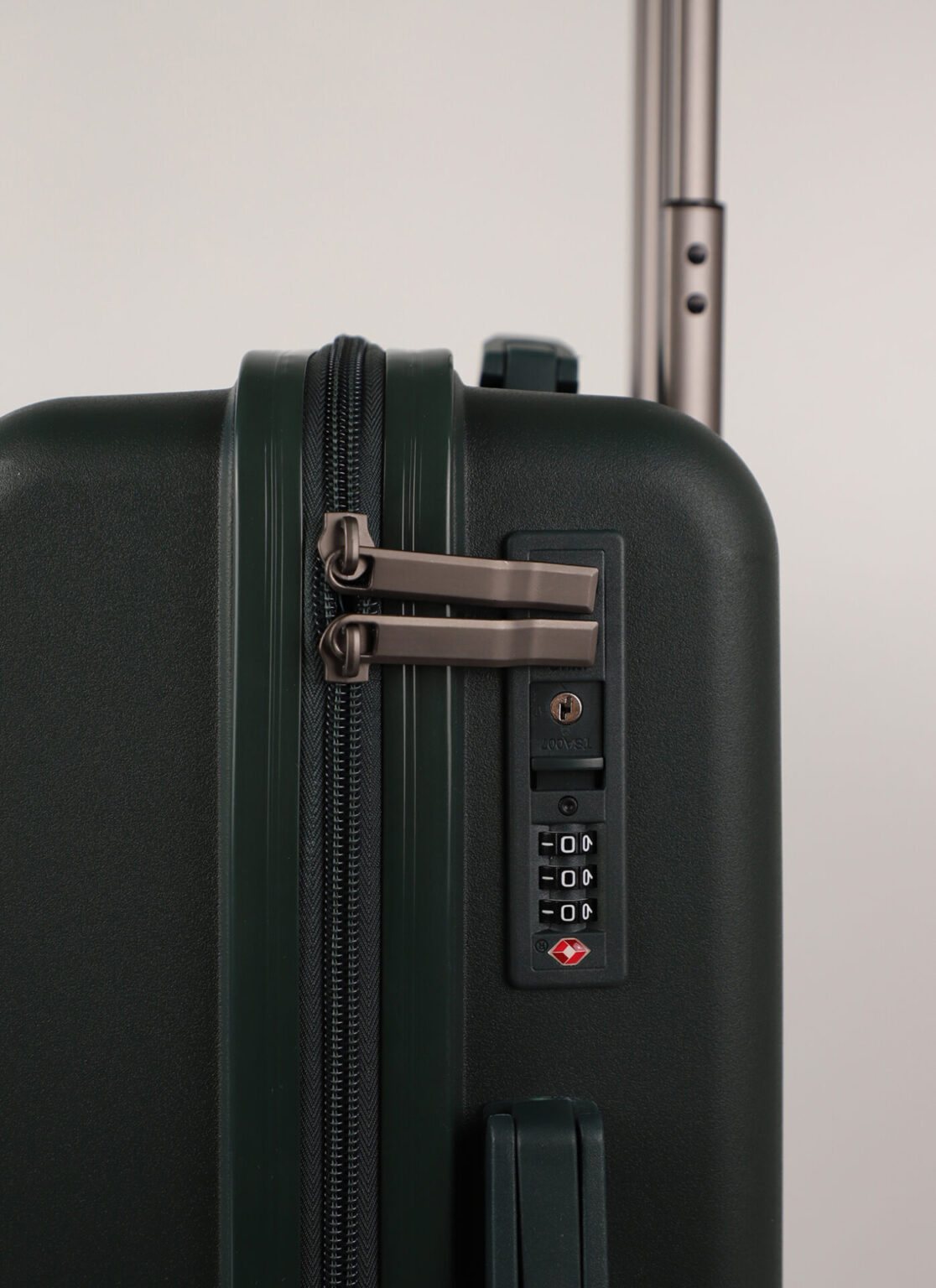 Durable Wheeled Suitcase for Travel in Yerevan size L | Ճամպրուկներ Երևանում