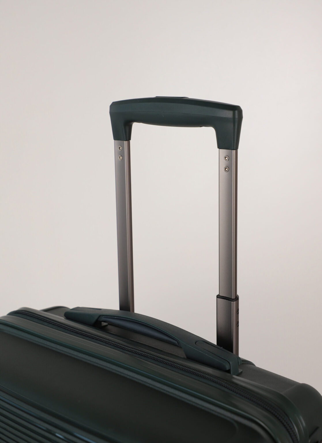Durable Wheeled Suitcase for Travel in Yerevan size L | Ճամպրուկներ Երևանում