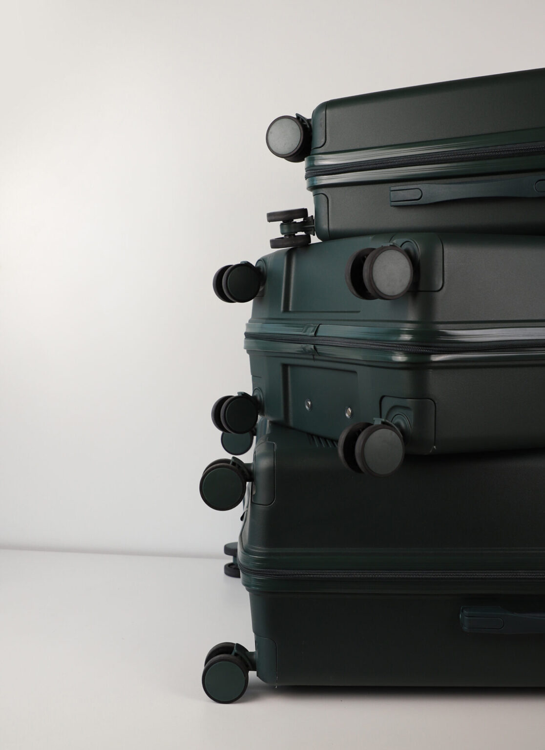 Durable Wheeled Suitcase for Travel in Yerevan size L | Ճամպրուկներ Երևանում