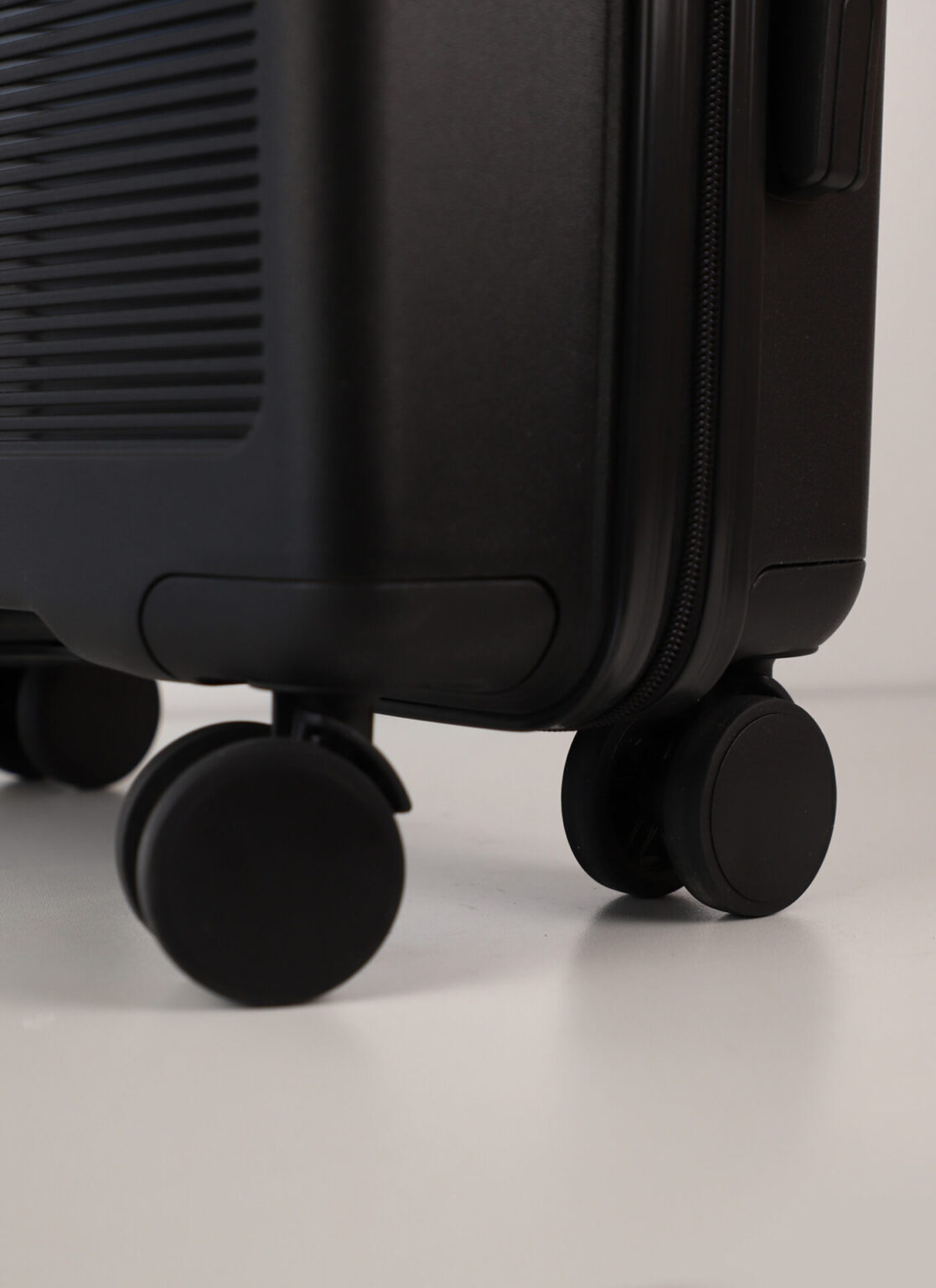 Trendy travel luggage | suitcase size M | ճամպրուկ