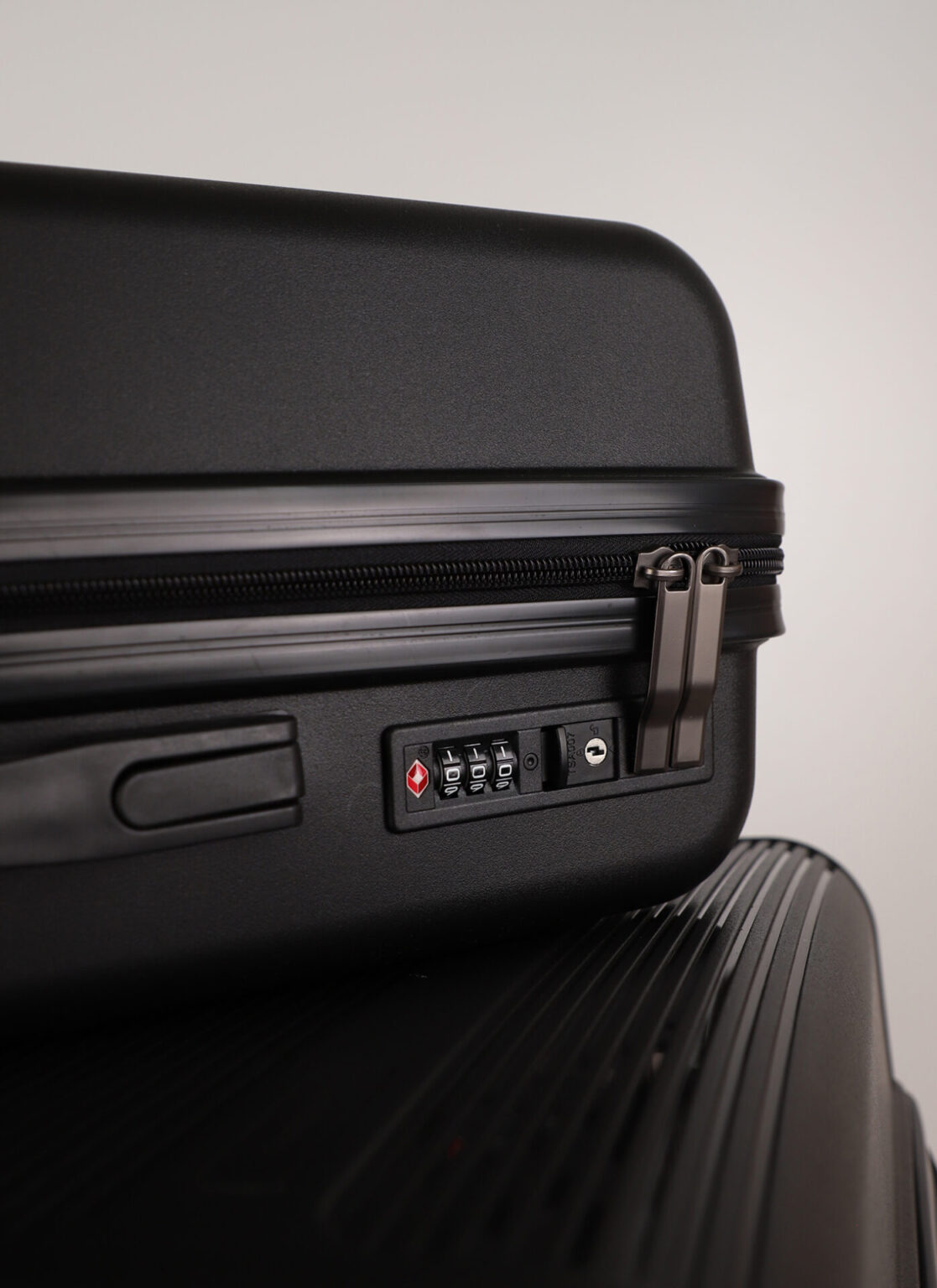 Trendy travel luggage | suitcase size M | ճամպրուկ