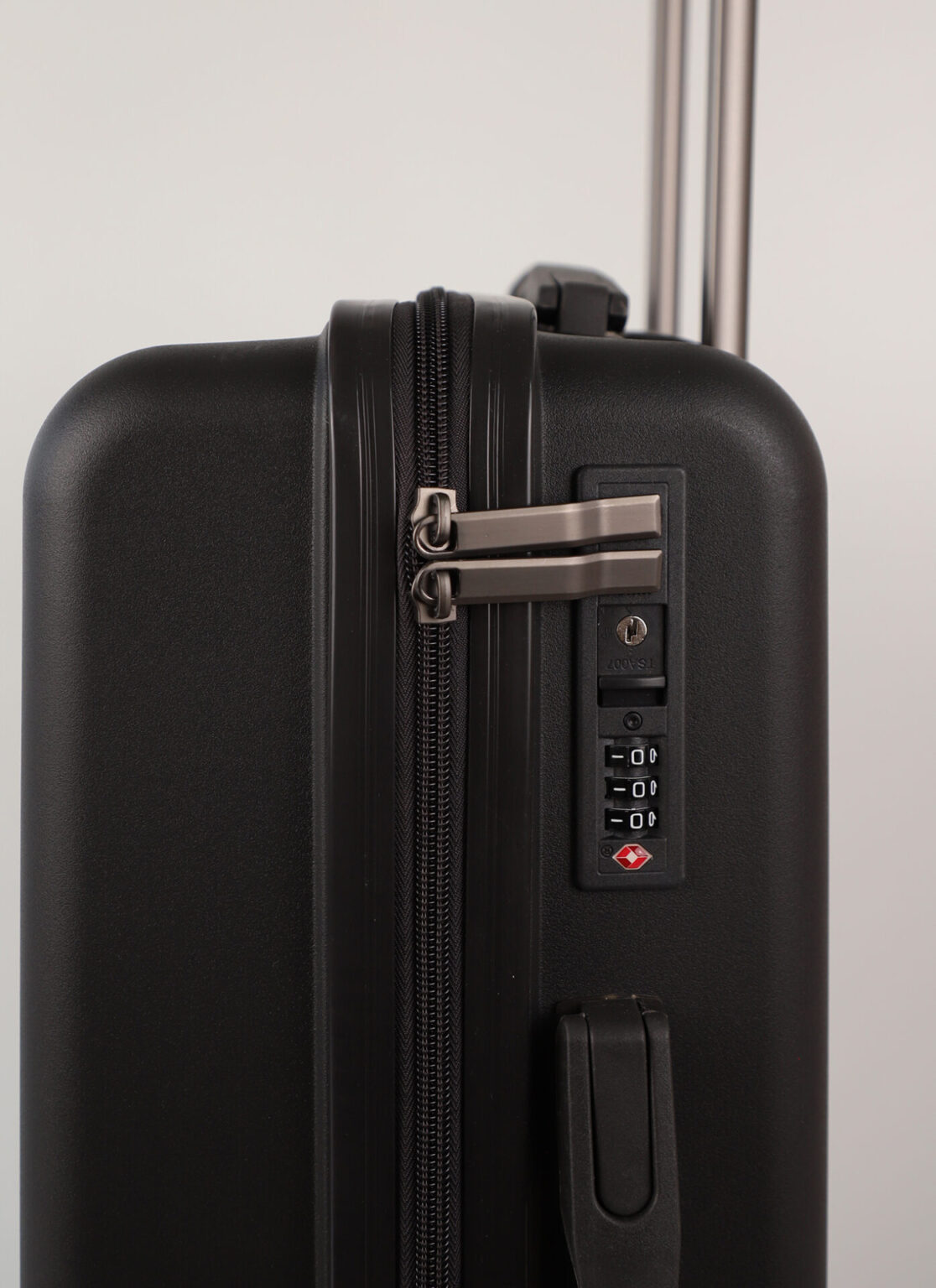 Travel Luggage with Wheels in Yerevan size L | ճամփորդական ճամպրուկ