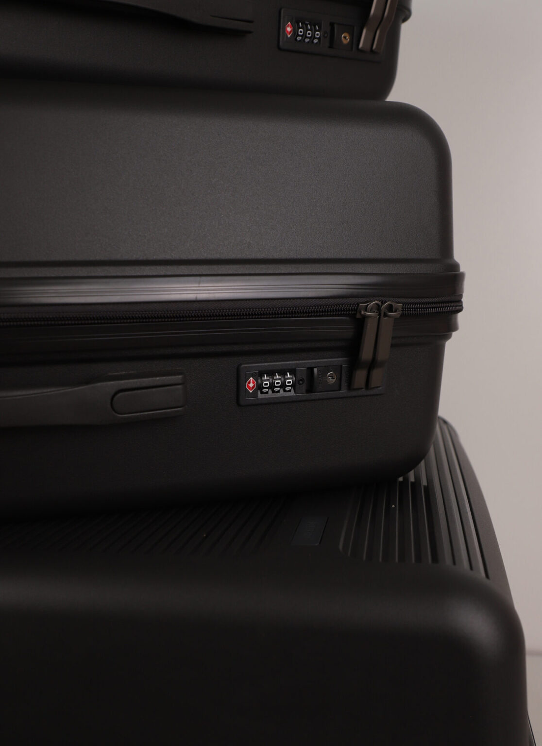 Travel Luggage with Wheels in Yerevan size L | ճամփորդական ճամպրուկ