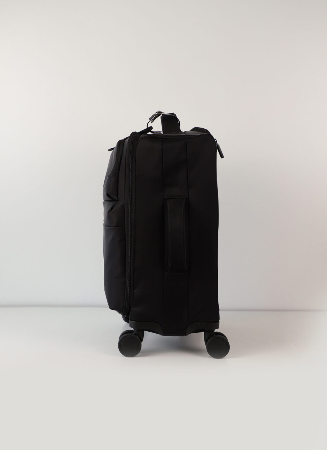 Lightweight Travel Luggage with Wheels size S | թեթև ճամփորդական ճամպրուկ