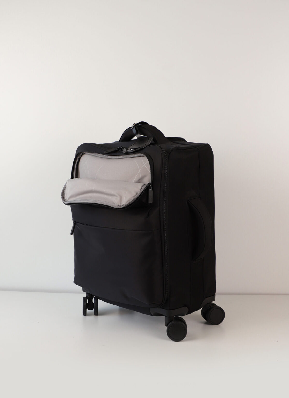 Lightweight Travel Luggage with Wheels size S | թեթև ճամփորդական ճամպրուկ