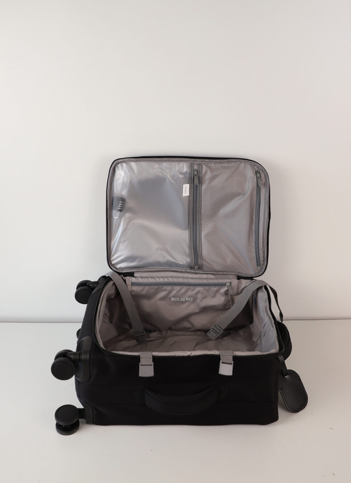 Lightweight Travel Luggage with Wheels size S | թեթև ճամփորդական ճամպրուկ