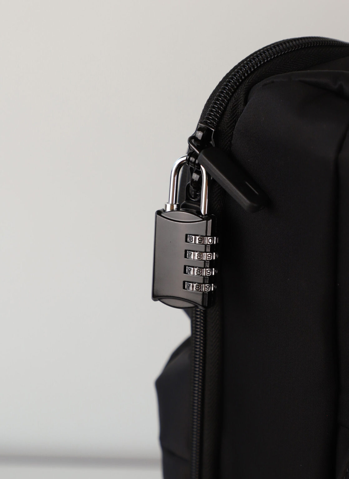 Lightweight Travel Luggage with Wheels size S | թեթև ճամփորդական ճամպրուկ