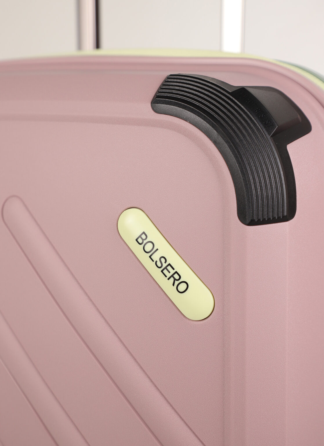 Lightweight hard-shell suitcase size M | Ճամպրուկ
