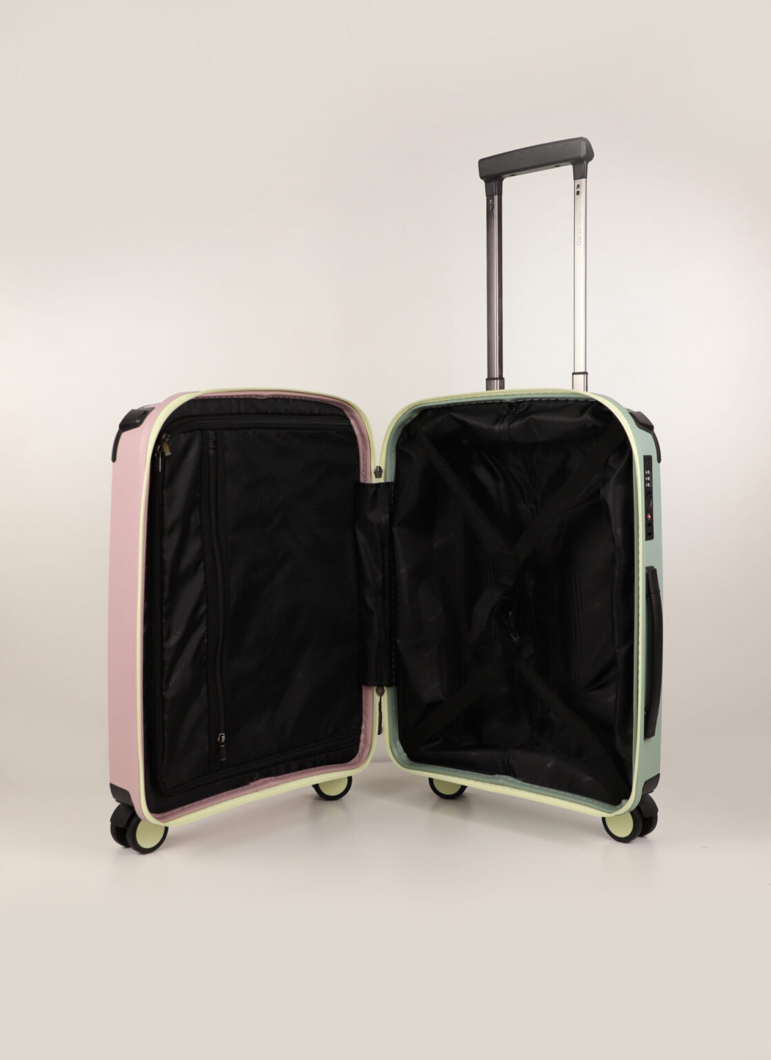 Lightweight hard-shell suitcase size M | Ճամպրուկ