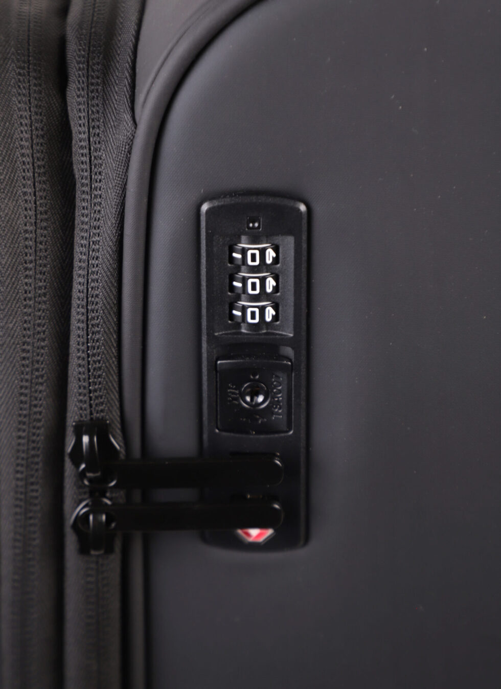 Lightweight Travel Luggage with Wheels size S | թեթև ճամփորդական ճամպրուկ