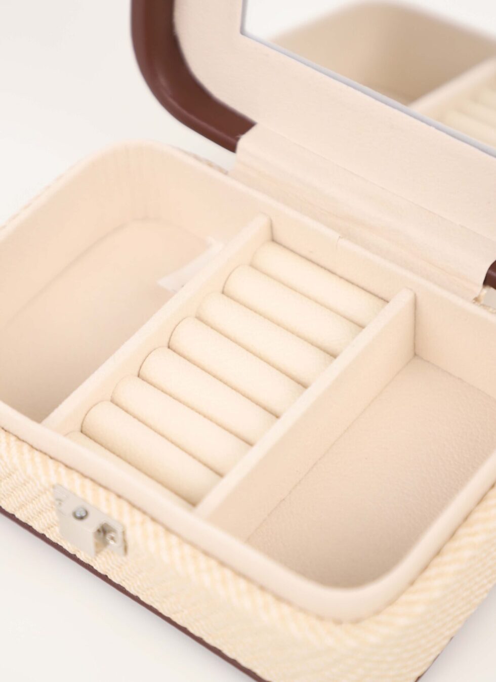 Jewelry box
