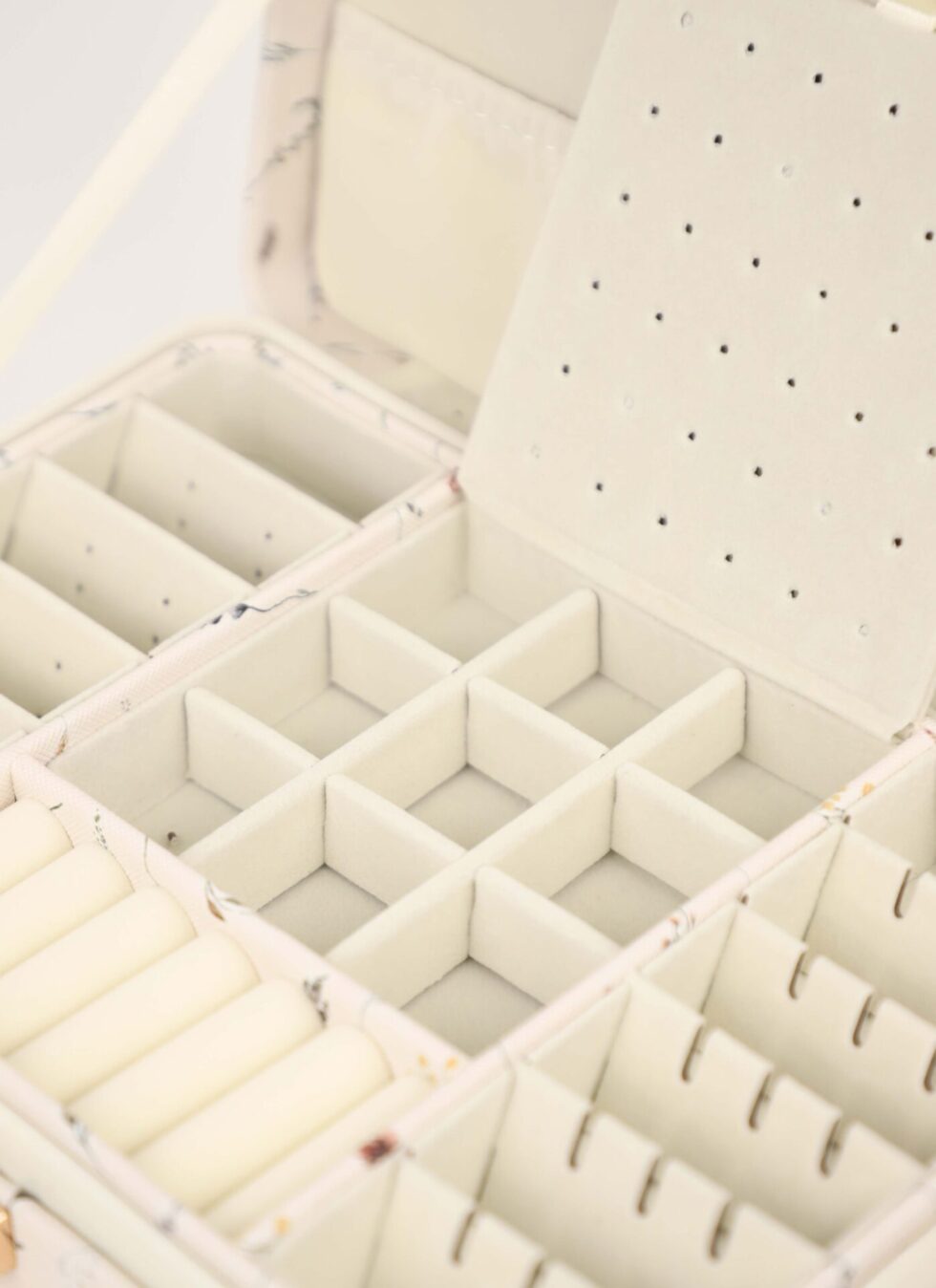 Jewelry box